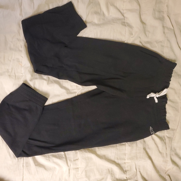 Hollister Joggers - Picture 2 of 2
